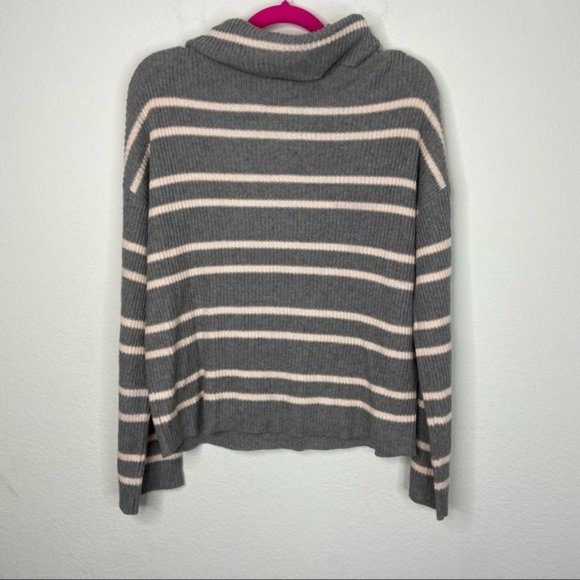 Abound Gray Boone Stripe Heather Turtleneck Sweater Size M NWT - Picture 4 of 8